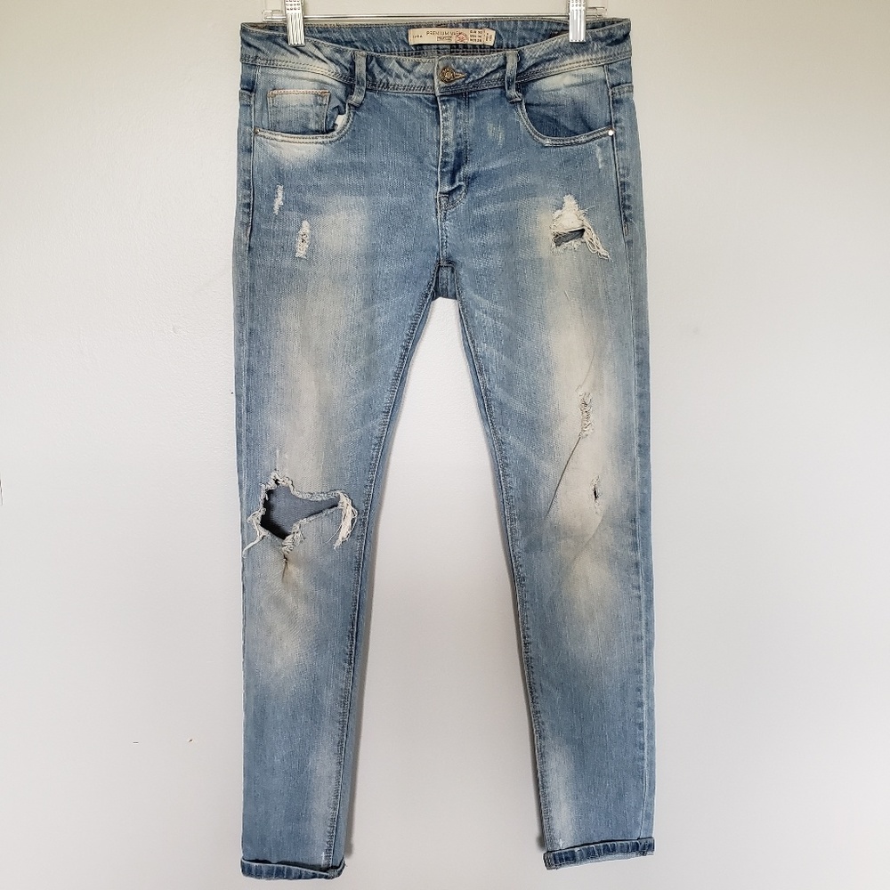 Zara premium Wash Trafaluc destroyed mid rise jean